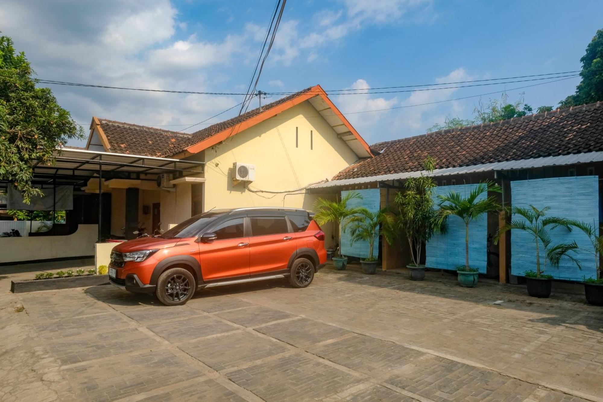OYO 1226 Al Abror Homestay Yogyakarta Luaran gambar