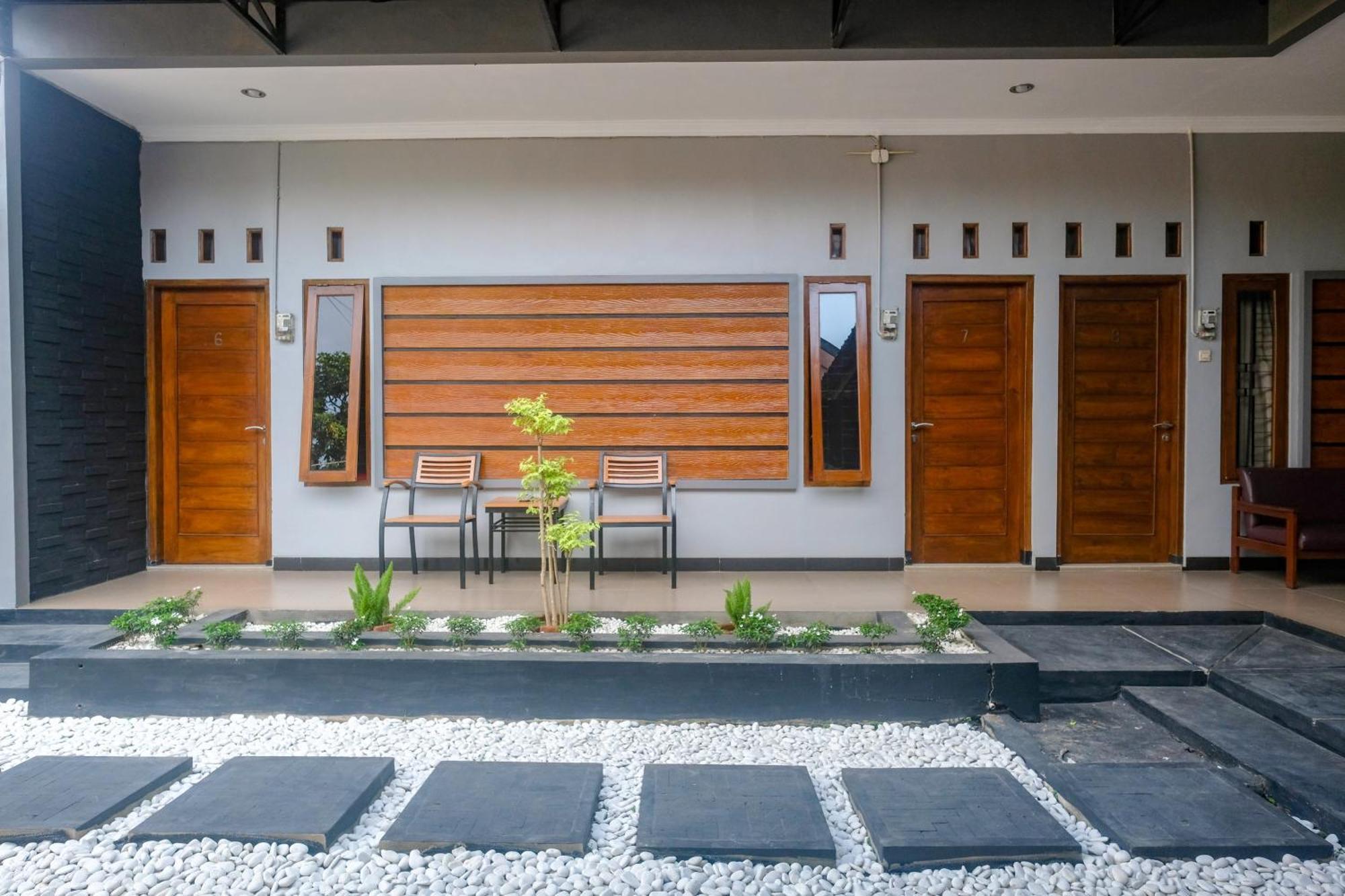 OYO 1226 Al Abror Homestay Yogyakarta Luaran gambar