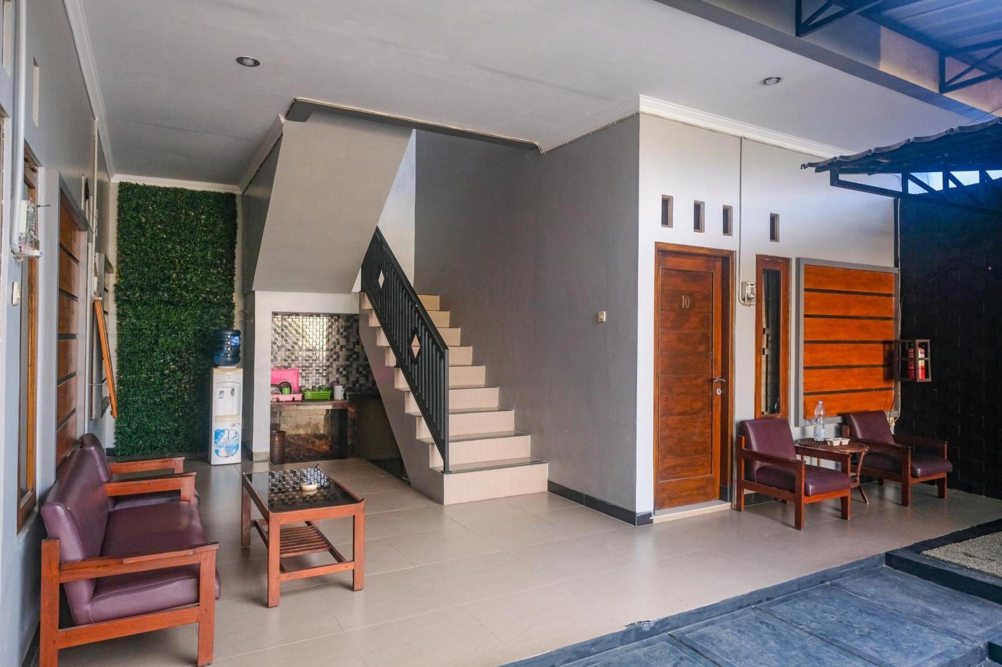 OYO 1226 Al Abror Homestay Yogyakarta Luaran gambar